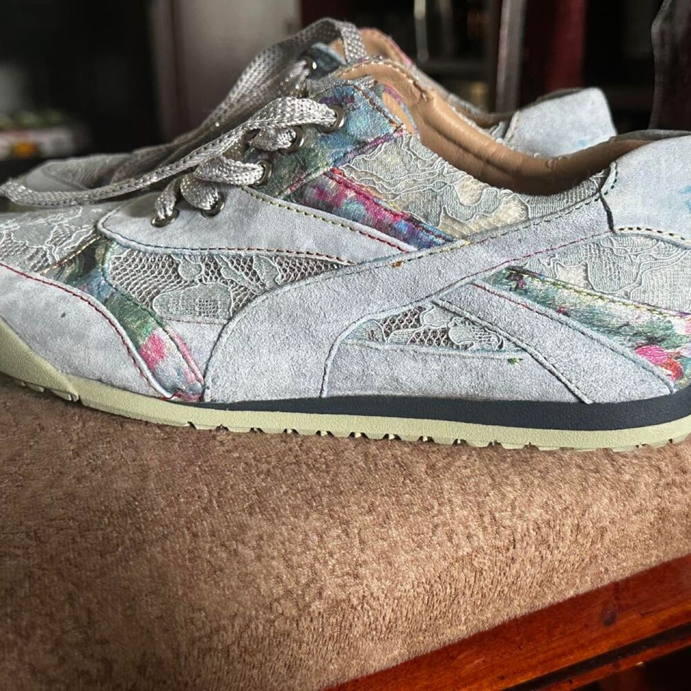 L-artiste Women's multi Trainers